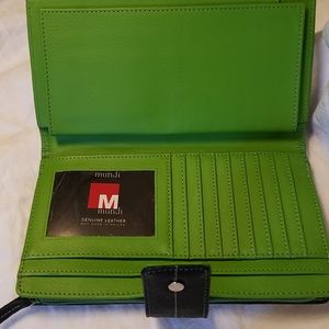 MUNDI NWT GREEN/BLACK WALLET, photo storage and ch